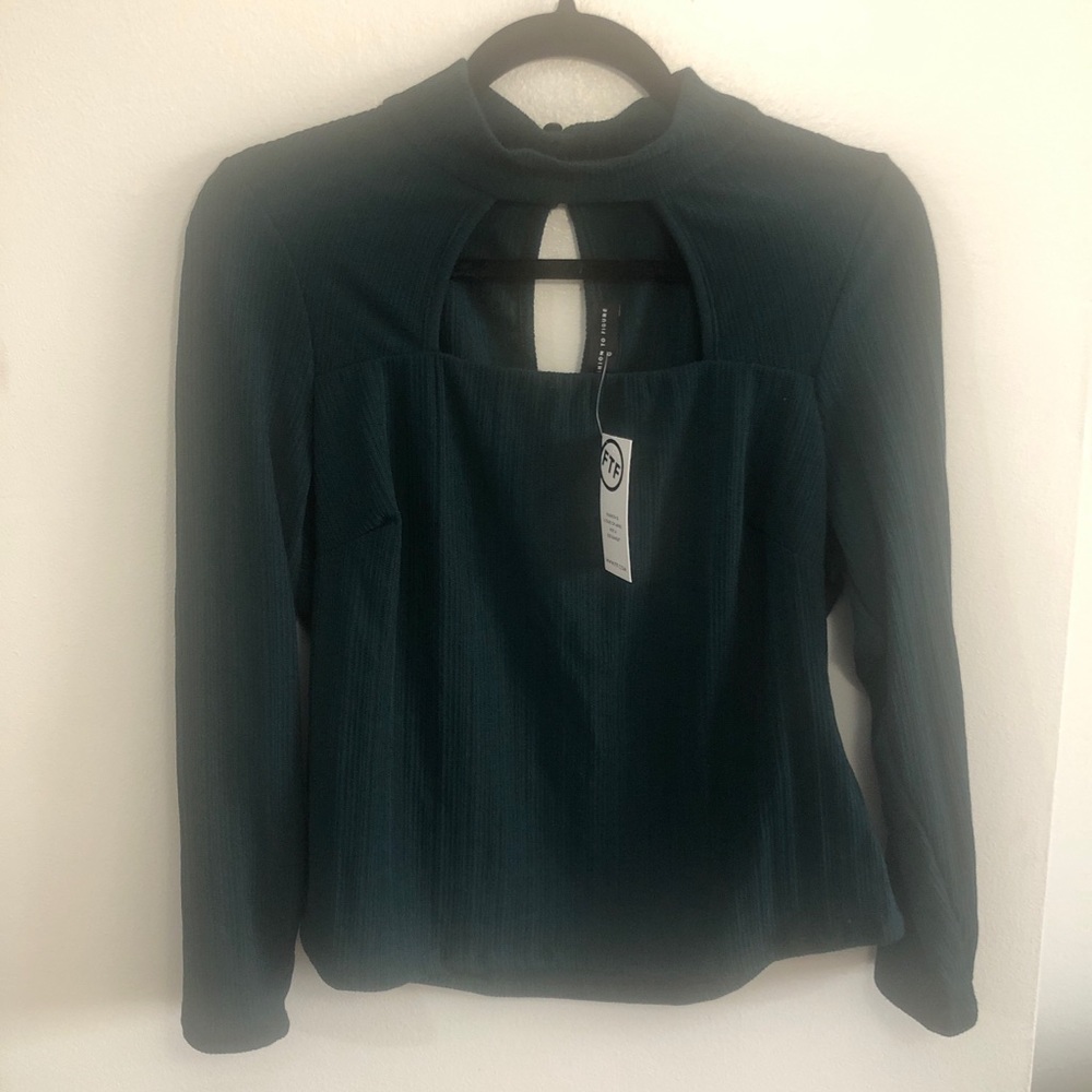 NWT fashion to figure cutout top